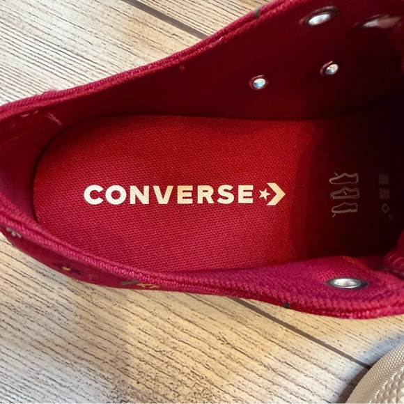 Converse Women’s Maroon Floral Sneakers - Picture 10 of 11